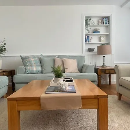 Parr At Snape Castle Mews