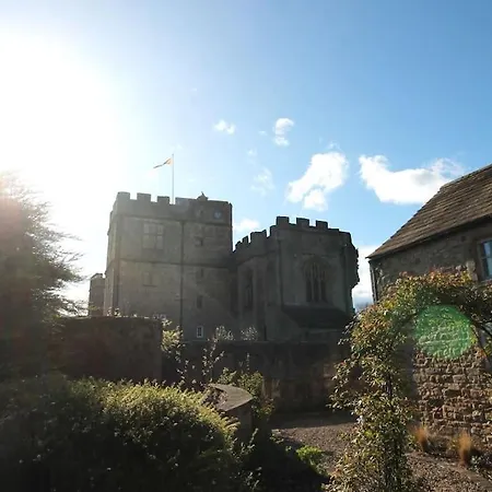 Parr At Snape Castle Mews