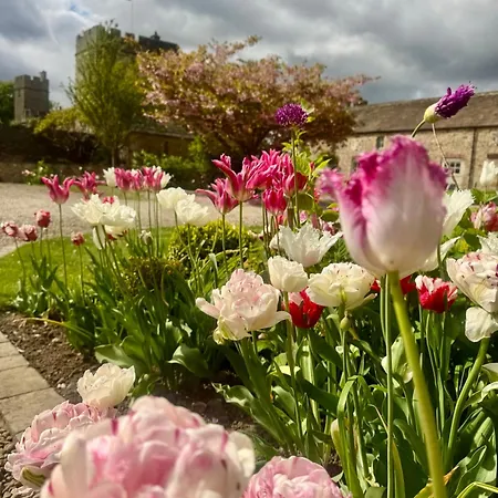 Parr At Snape Castle Mews * Bedale