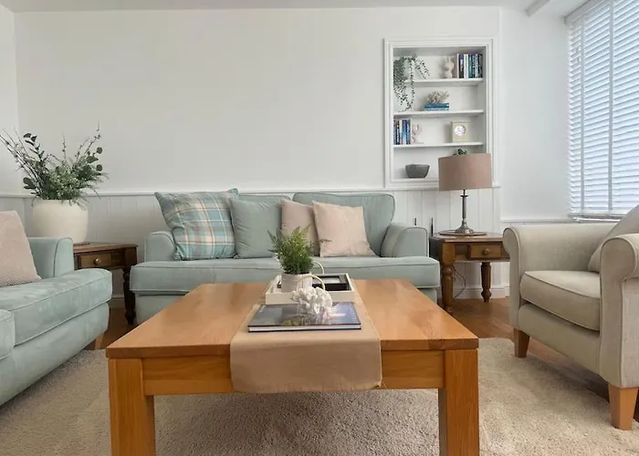 Parr At Snape Castle Mews